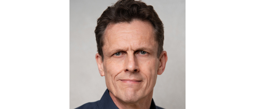 Bildbeschreibung: Stephan Schenk neuer Head of Industry Augenoptik und Hörakustik bei hellomateo.