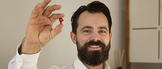 Bildbeschreibung: Hörakustiker Wolf-Peter Ziegler