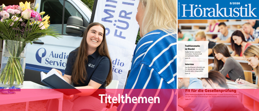 Bildbeschreibung: Zwei Frauen vor Hörmobil
