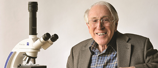 Das Foto zeigt den Medizinprofessor Graeme Clark.